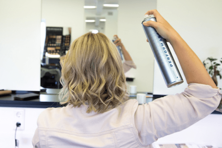 How to get beach waves hair with a straightener – A step by step guide6 (1)